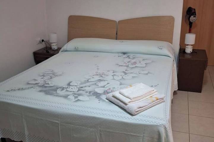 Gîte pour 2 personnes, avec jardin à Paola - 4