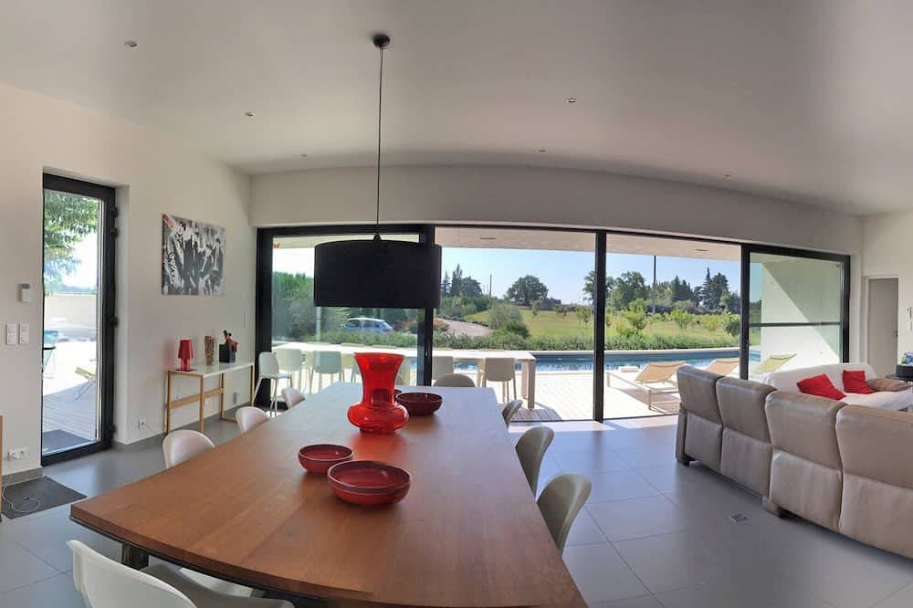 Le mas du Sécheron 4 ch 4 Sdb Pisc chauffée 17m  Clim tot location ouverte 2017 in Cairanne, Vaucluse
