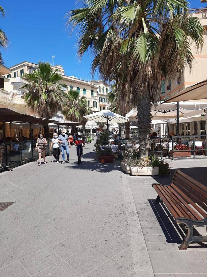 Appartamento intero, Two-Bedroom Apartment in Ostia, Roma