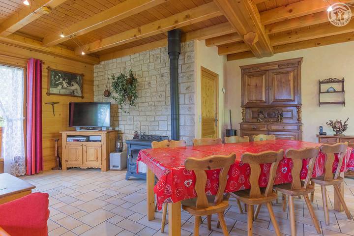 Chalet pour 8 personnes, avec terrasse dans Massif du Mont-Blanc - 4