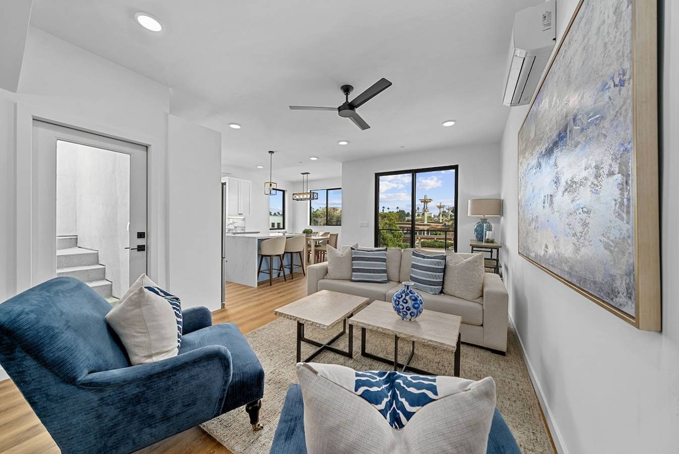 Rooftop Home With Ocean View Private Parking in Oceanside, San Diego County