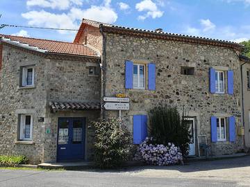 Gîte pour 4 personnes, avec balcon, animaux acceptés à Aizac