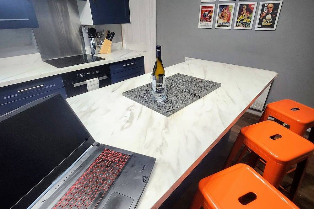House near restaurants, park and pubs, perfect for pets! in Bristol, South West England