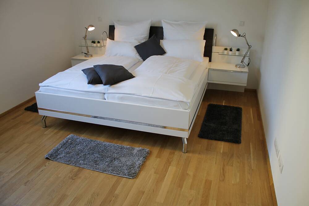Ganze Wohnung, Brandneue Wohnung ; 82qm; 2,5 Zimmer, für bis zu 4 Erwachsene in Landau (Isar), Ostbayern