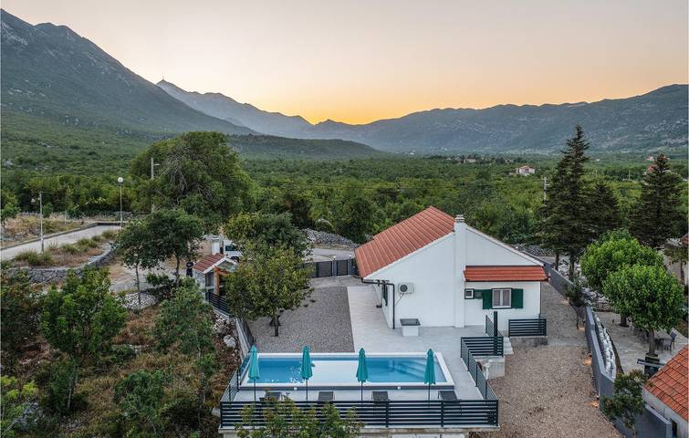 Ferienhaus für 6 Personen, mit Pool und Terrasse - 1