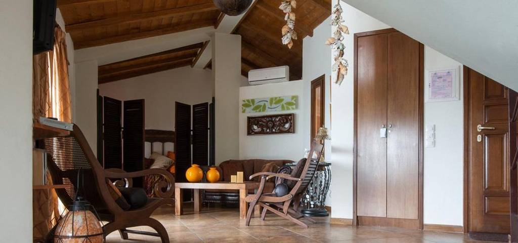 Location de vacances pour 3 personnes, avec terrasse et vue sur l’océan ainsi que jardin et piscine dans Alonissos - 3