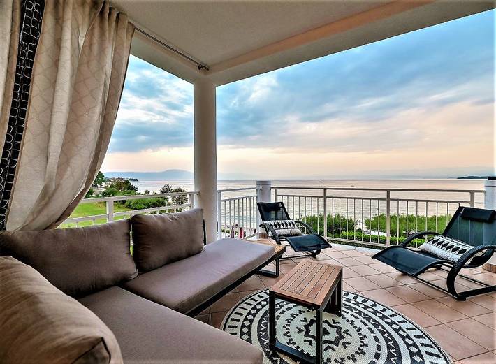 Ferielejlighed for 8 personer, med balkon/terrasse, husdyr tilladt i Krk