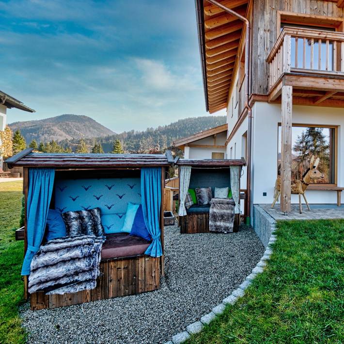 Ganze Ferienwohnung, Designchalets auf 685 - Gipfelhütte - mit Masterschlafzimmer, zwei Hüttenzimmer und Balkon in Reit im Winkl, Bayerische Alpen