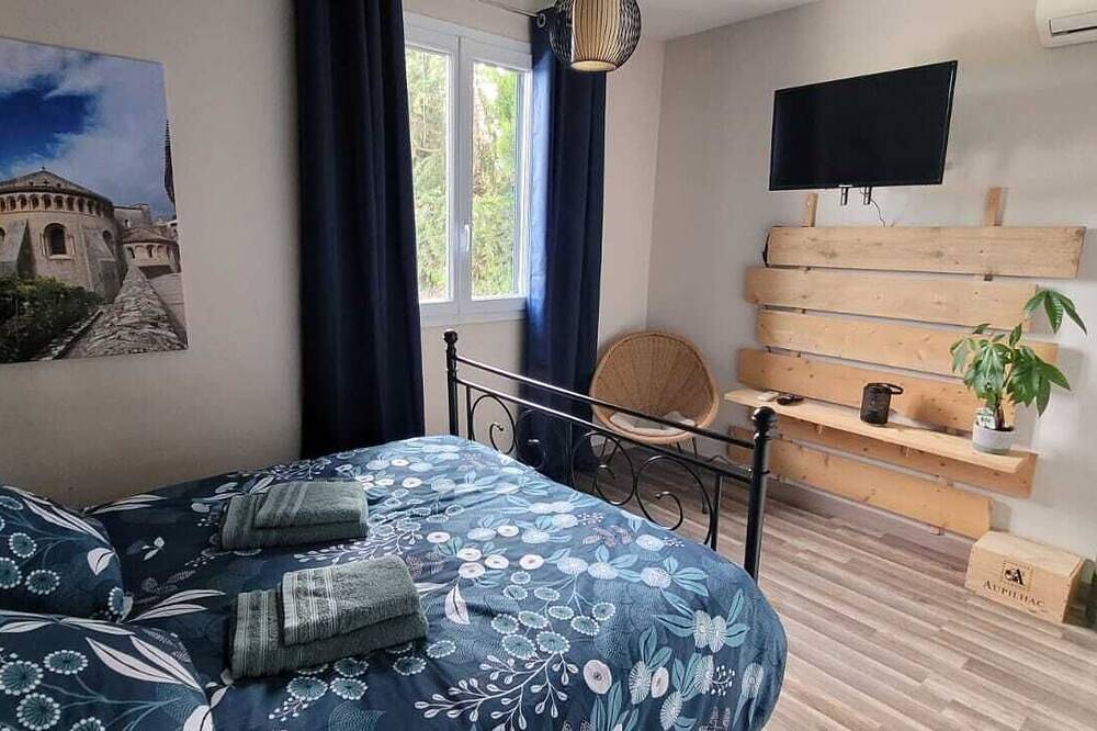 Villa de standing au milieu de la nature avec piscine chauffée jaccuzi extérieur in Clermont-l'Hérault, Région de Lodève