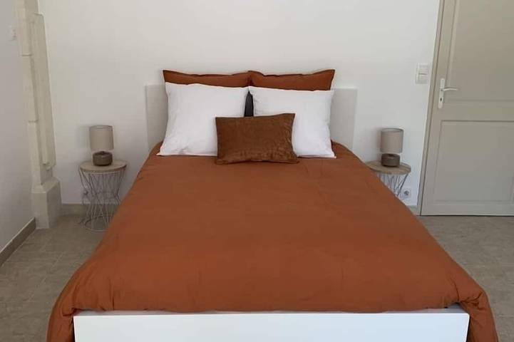 Gîte pour 2 personnes, avec jardin et terrasse à Saint-Saturnin-lès-Avignon - 2