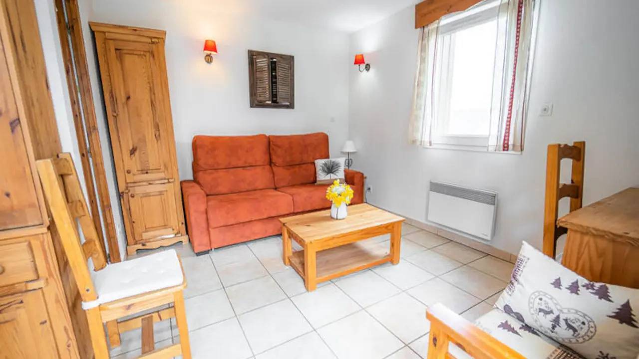 Appartement de vacances entier, Appartement confortable sur la terrasse avec télévision et sèche-linge in Peyre-en-Aubrac, Région de Mende