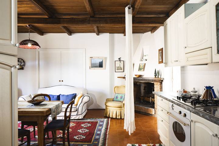 Casa vacanza per 8 persone, con giardino e panorama a Castelraimondo