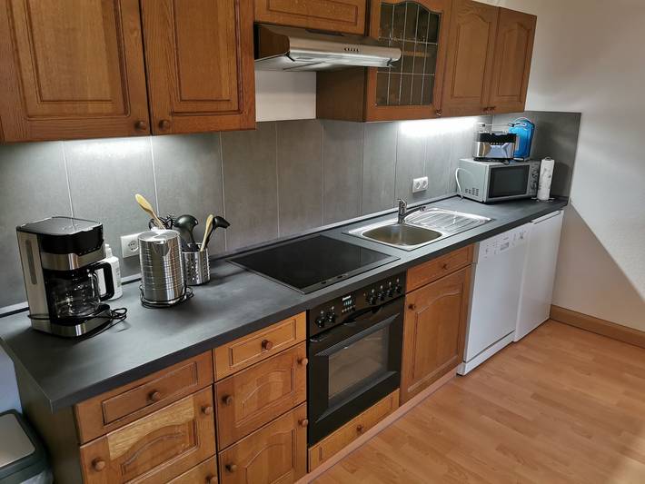 Apartamento entero, Apartamento 'Haus Abendsonne Souterrain' con terraza compartida y Wi-Fi in Wallersheim, Coblenza
