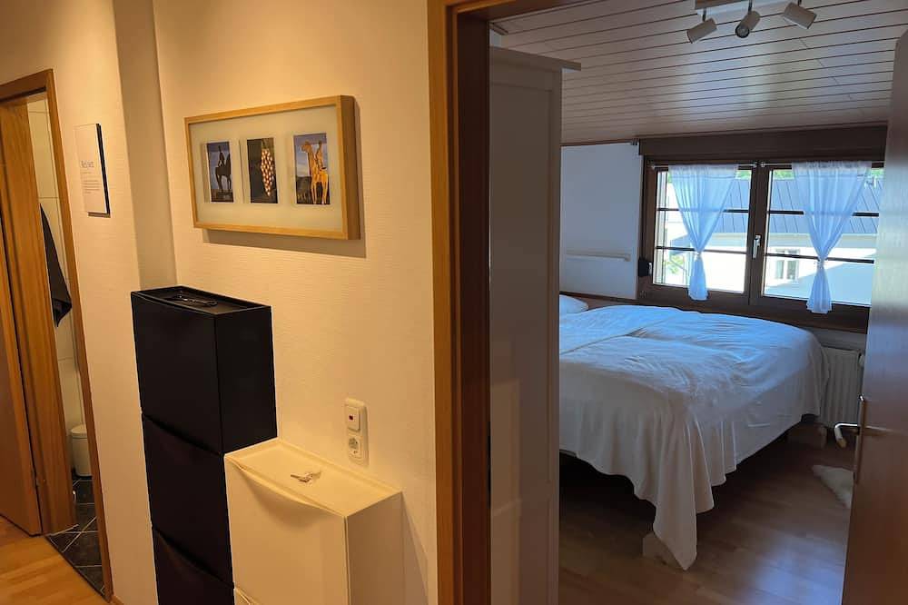 Ganze Wohnung, Gemütliche Ferienwohnung „Zum Spätlesereiter“ mit Balkon in Johannisberg, Geisenheim