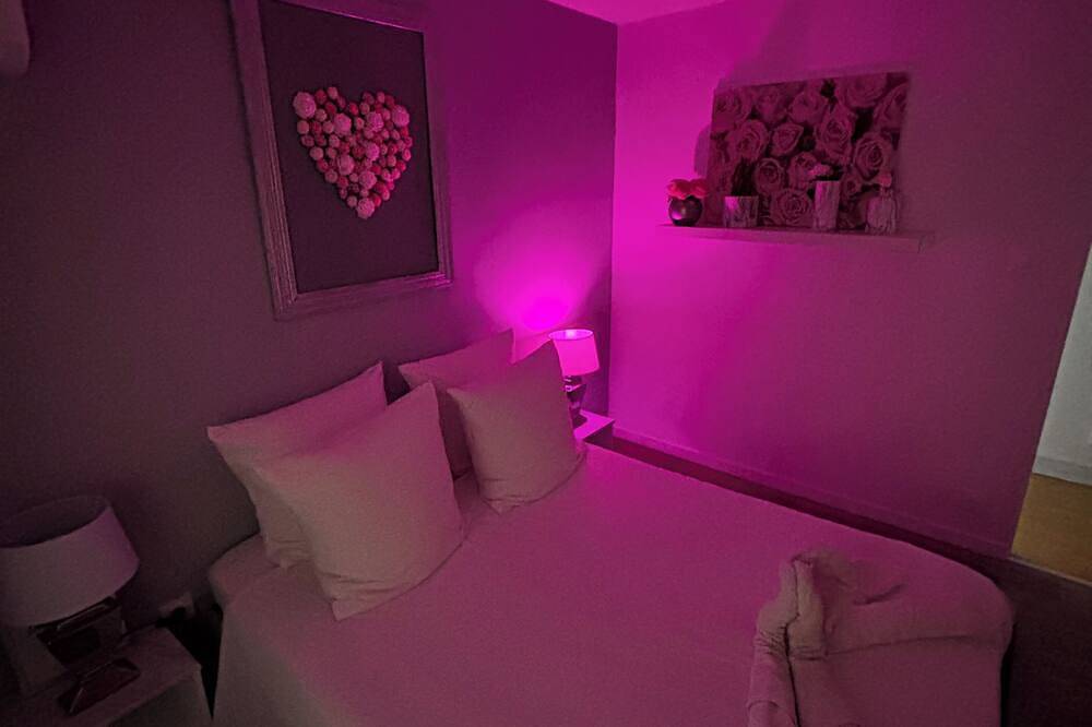 Townhouse with jacuzzi, sauna and massage chair in Piolenc, Vaucluse