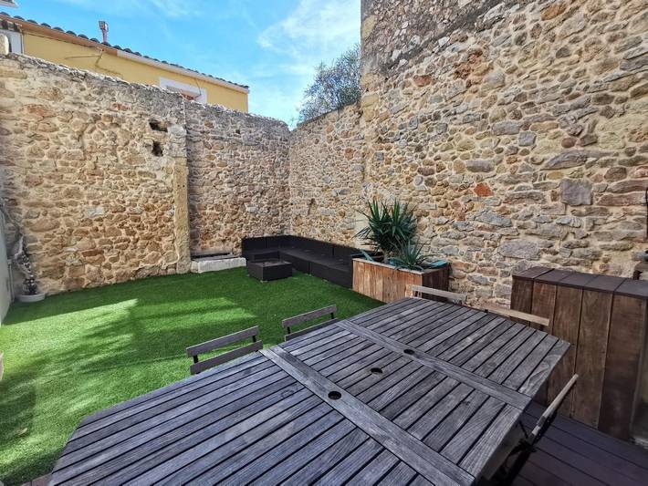 Gîte pour 8 personnes, avec balcon et jardin