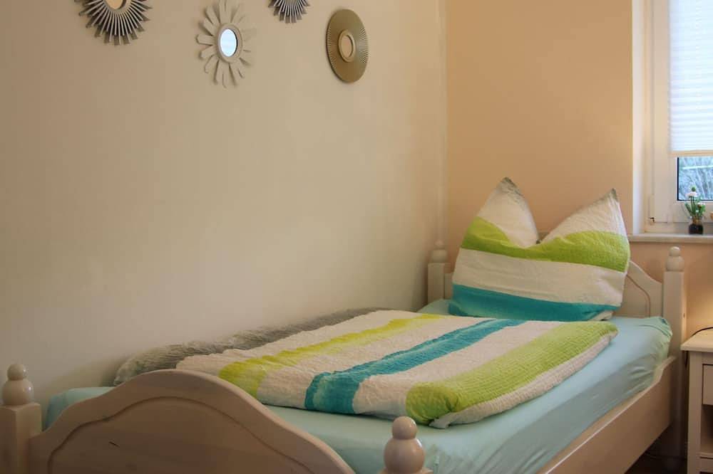 Ganze Wohnung, Ferienwohnung Garten - Frühstück in der Morgensonne - Ferienwohnungen Polchow - in Polchow, Glowe