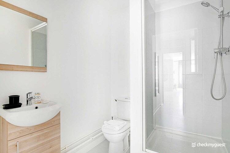 Appartement entier, Appartement éblouissant -3Br/6P- Près de Convention in Paris, Île de France
