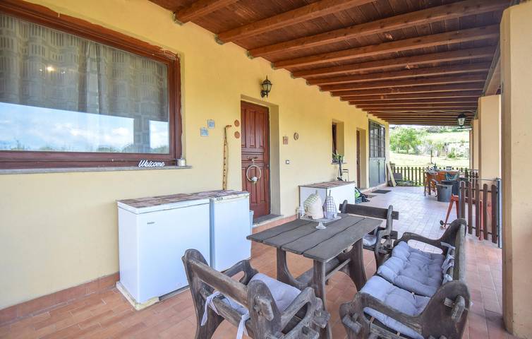 Ganze Ferienwohnung, Gemütliches Apartment in Monterosi mit WLAN, Klimaanlage, Parkplatz und Terrasse in Monterosi, Braccianosee