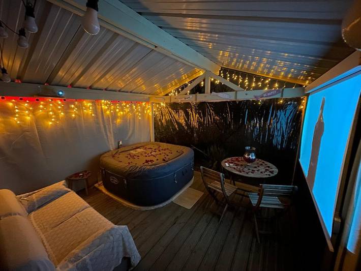 Chalet pour 2 personnes, avec jacuzzi ainsi que piscine et jardin dans Yvelines - 3