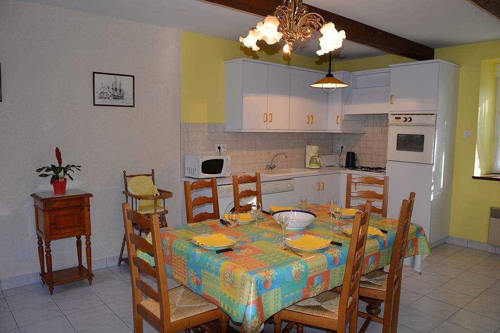 Gîte confortable avec parking, jardin et télévision in Saint-Méloir-des-Ondes, Région de Saint-Malo