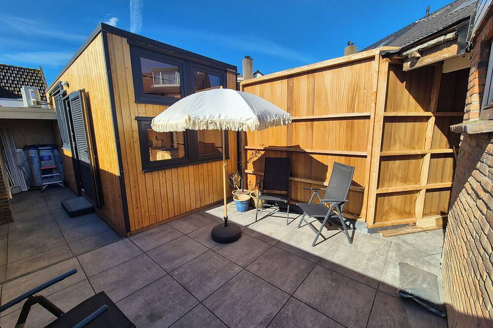 Woody tinyhouse, nabij het strand en de zee! in Wijk aan Zee, Nederlandse Noordzeekust