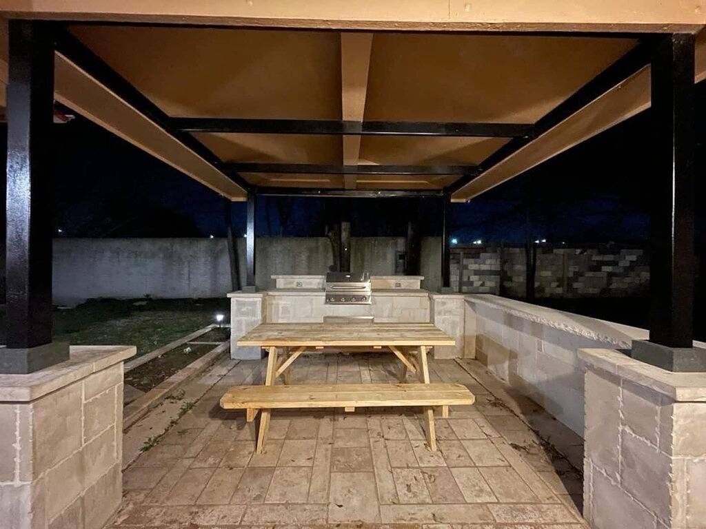 Luxury 3 Bedroom Home Minutes From Dfw and Dallas Love Field Airports in Irving, Dallas County