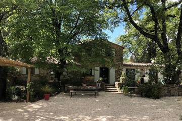 Agriturismo pour 8 personnes, avec piscine et jardin à Arpaillargues-et-Aureillac