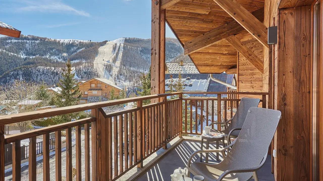 Apartamento vacacional entero, Apartamento de vacaciones para 6 personas con piscina in Auron, Saint-Étienne-de-Tinée