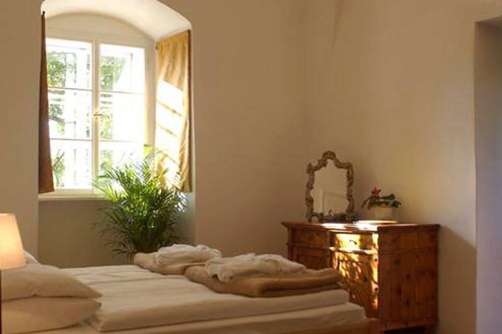 Appartment Schmadl - Hotel Landsitz Pichlschloss in Mariahof, Lavanttaler Alpen