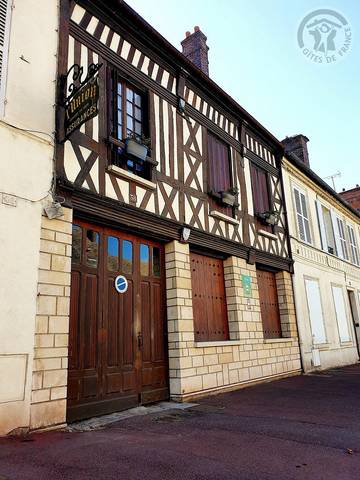 Holiday Rental for 8 People in Houdan, Yvelines, Photo 2