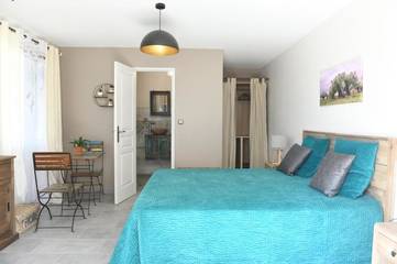 Chambre d’hôte pour 2 personnes, avec piscine et jardin à Sénas