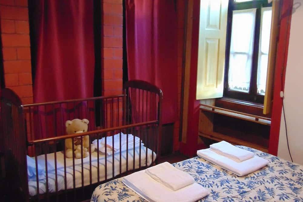 Casa Magnolia- Casa Rural da Magnólia, na aldeia de Carvoeiro in Macinhata do Vouga, Distrito de Aveiro