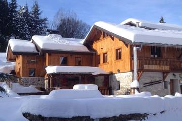 Maison de campagne pour 12 personnes, avec terrasse et jardin à Châtillon-sur-Cluses