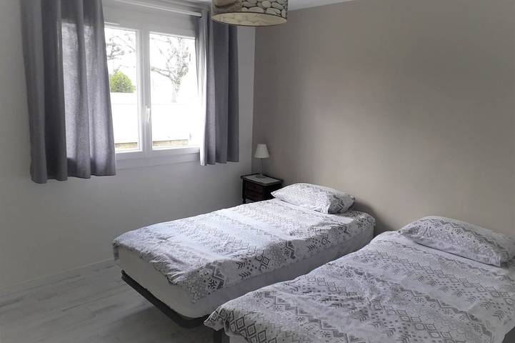Apartamento entero, Agradable nivel de jardín cerca de la playa y del centro de la ciudad. in Saint-Georges-de-Didonne, Côte de Beauté