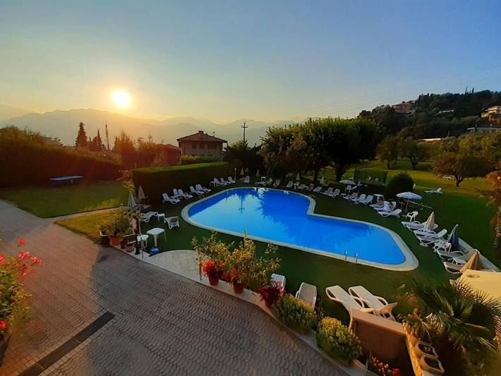 Apartamento para 6 personas, con piscina y vistas además de jardín y vistas al lago, Se admiten mascotas en Malcesine