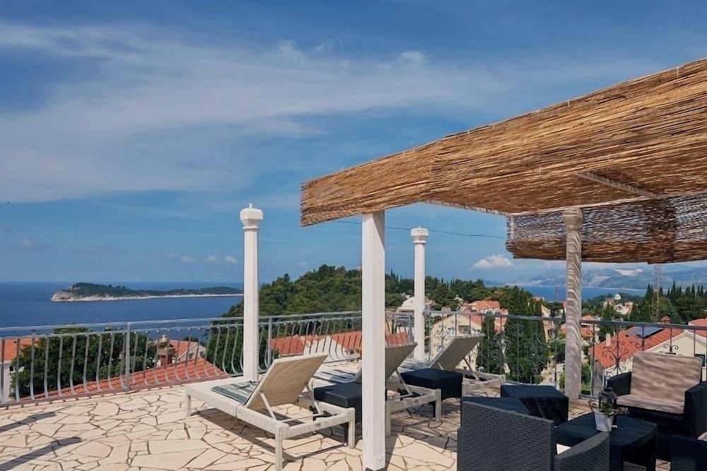 Duplex family apartment with a New Swimming Pool! in Cavtat, Cavtat (Dalmatia)
