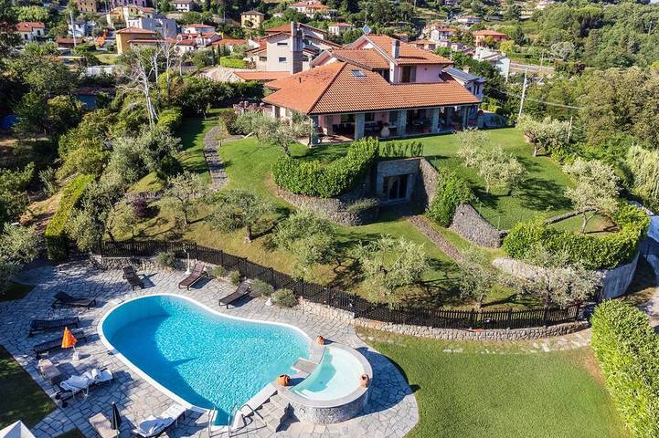 Ferienhaus für 8 Personen, mit Garten und Whirlpool