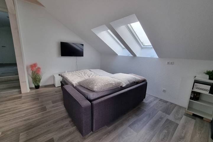 Ganze Wohnung, 90 qm Fewo für 2 Gäste im neu ausgebautem Dg mit seperatem Eingang in Klausdorf (Kiel), Schwentinental