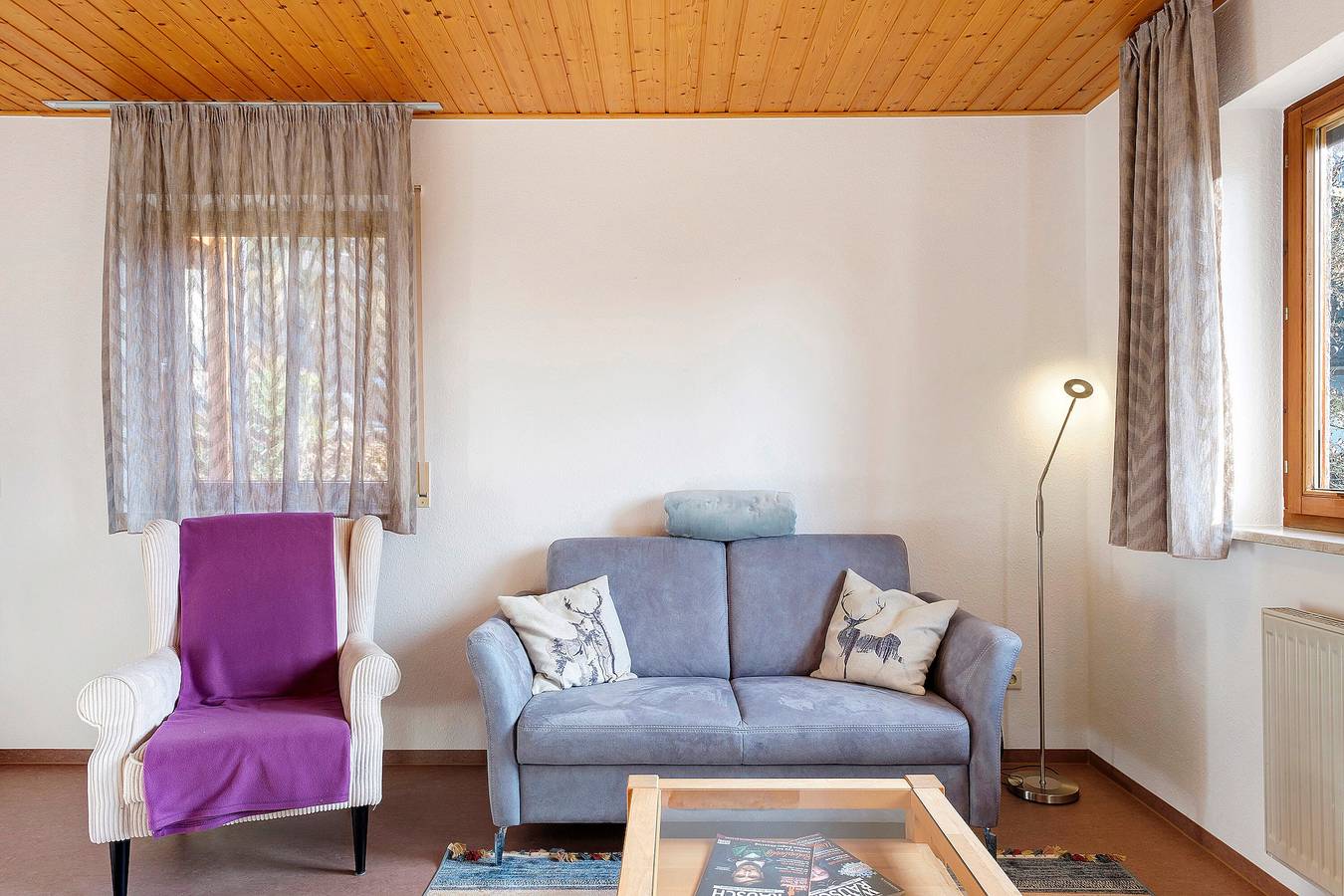 Ganze Wohnung, Ferienwohnung 'Veilchen' mit Bergblick, privater Terrasse und Wlan in Unterkirnach, Mittlerer Schwarzwald