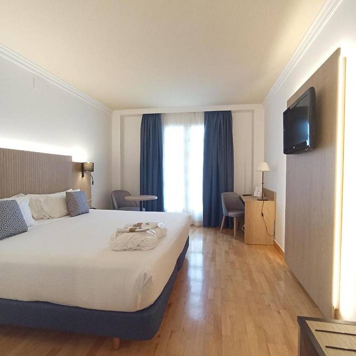 Apartamento para 2 personas, con sauna y piscina además de vistas y jardín, Se admiten mascotas en Laguardia