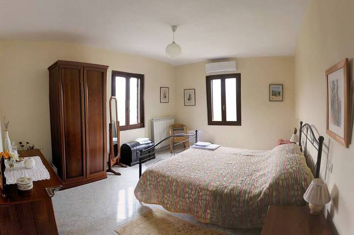Villa idilliaca con aria condizionata e viste fantastiche.  Ideale per una vacanza tranquilla in Castiglione Messer Raimondo, Gran Sasso