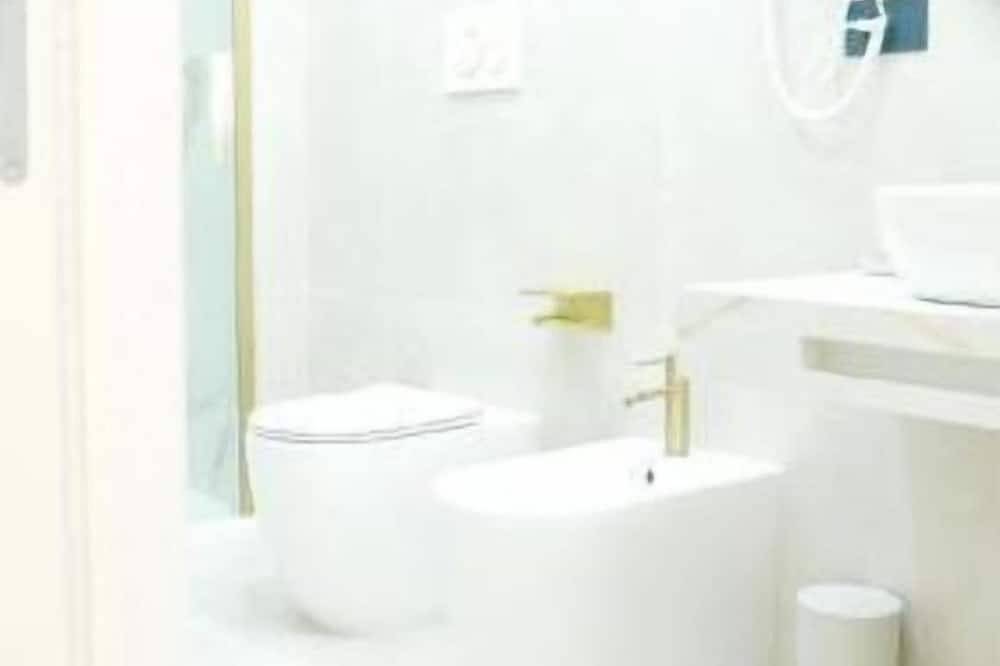 Apartamento entero, Room with a fully equipped kitchen and a sofa bed in Taranto, Golfo de Tarento