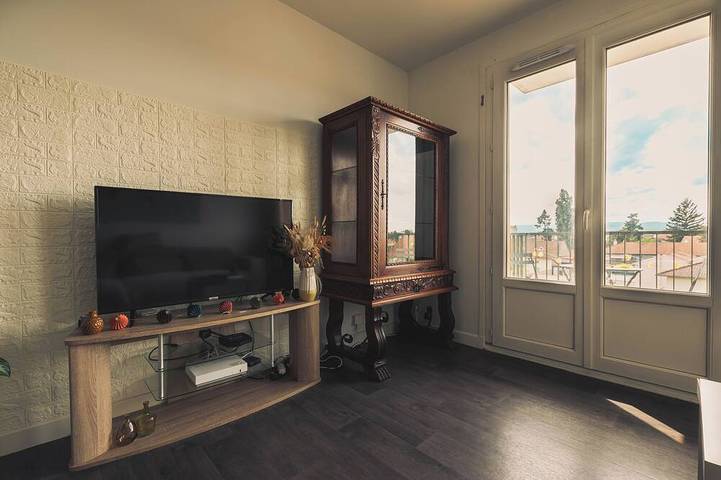 Apartamento entero, Cosy, spacious apartment in Roanne in a quiet residence. in Roanne, Región de Roanne