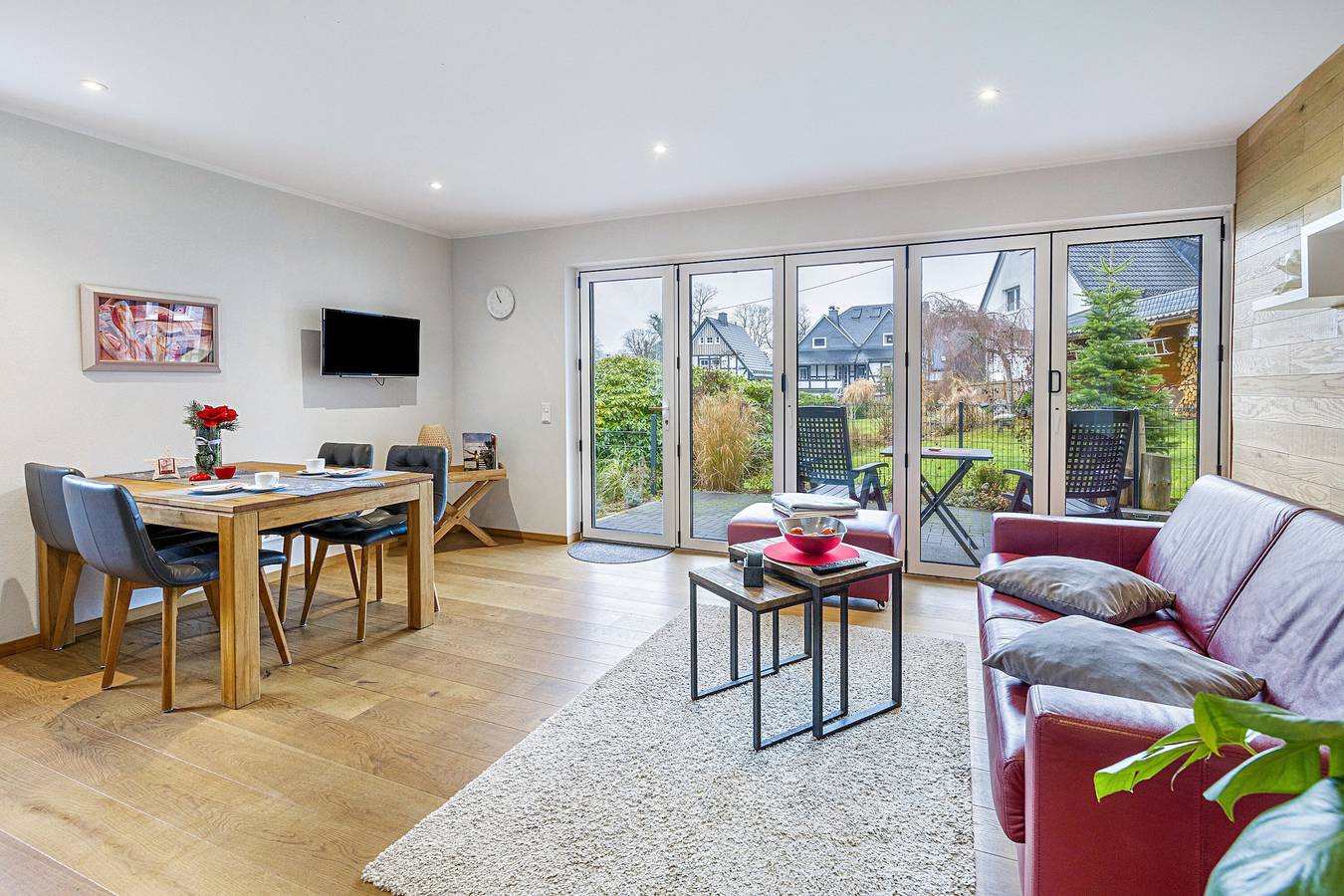 Ganze Wohnung, Ferienwohnung 'Amsel A, 50qm' mit Bergblick, privater Terrasse und Wlan in Lennestadt, Sauerland