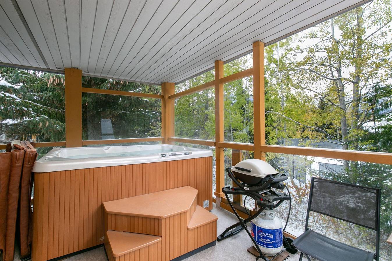 Geheel appartement, 2Br Townhome with private hot tub and pool. Gr 76 in Whistler, Whistler Blackcomb