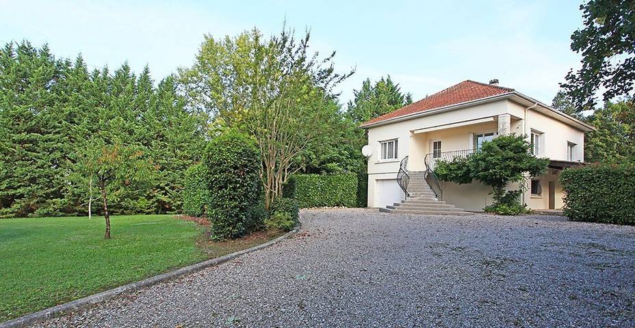 Location de vacances pour 6 personnes, avec balcon ainsi que piscine et jardin à Cancon - 3