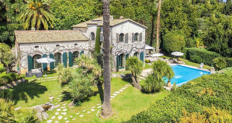 Ferienhaus für 9 Personen, mit Terrasse und Garten sowie Pool in Grasse