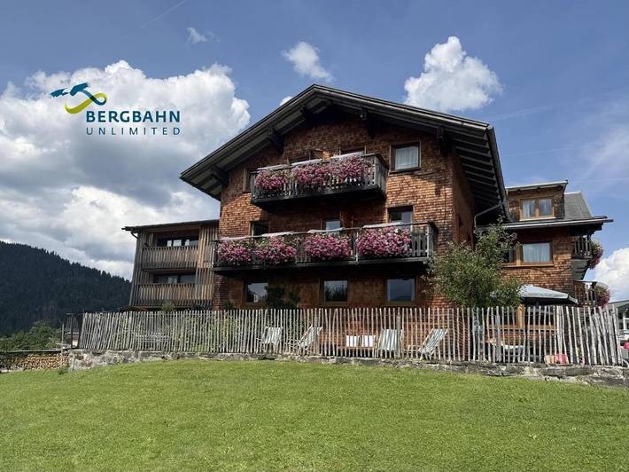 Ferienwohnung für 2 Personen, mit Terrasse und Garten sowie Sauna und Ausblick in Riezlern