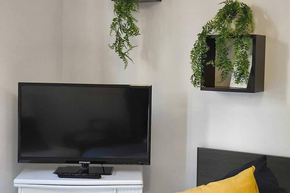 Apartamento entero, Estudio Abad con vistas al Castillo de Santa Barbara a 5 minutos de la playa in El Barrio, Alicante